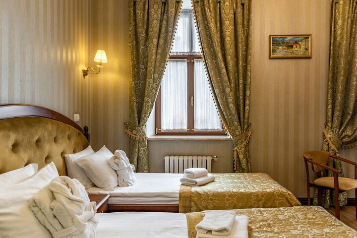 Room 15 of 73