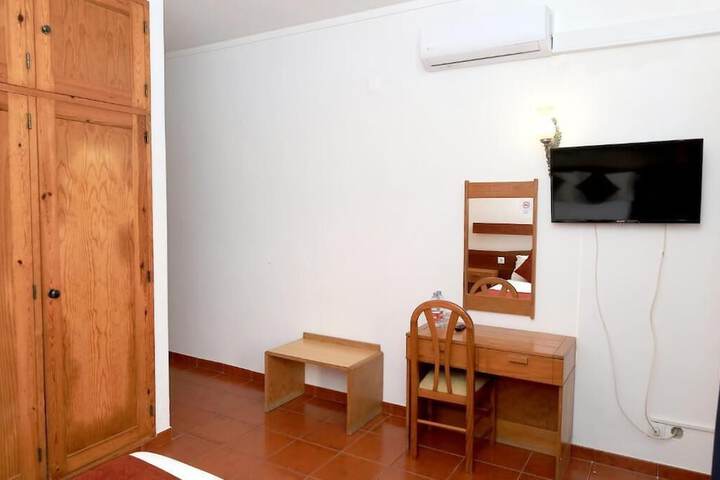 Room 16 of 30