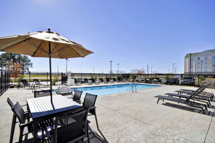 Hotel Pool