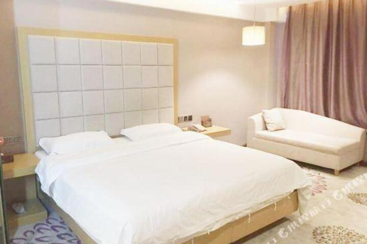 Ming Chao Holiday Hotel