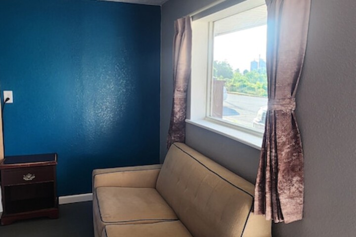 Room 2 of 8