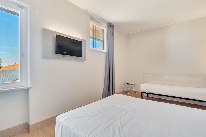 Room 20 of 36