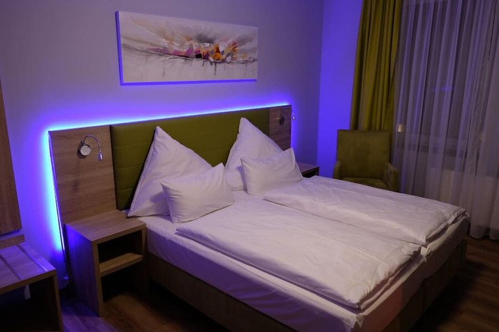 Room 13 of 65