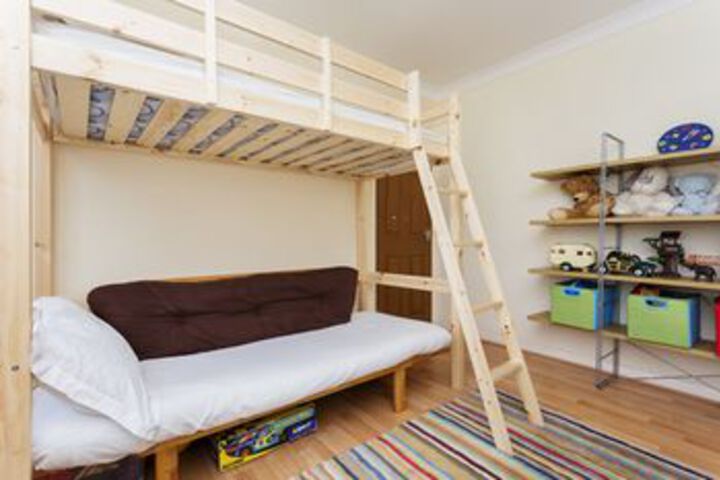 Room 11 of 21