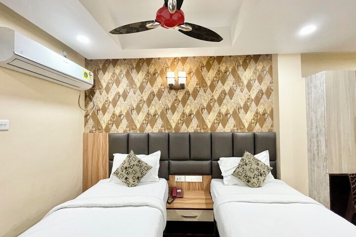 Room 53 of 159