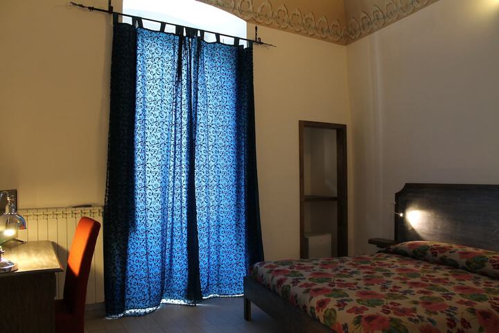 Room 7 of 76