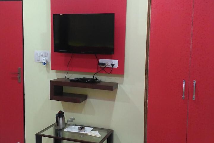 Room 17 of 50