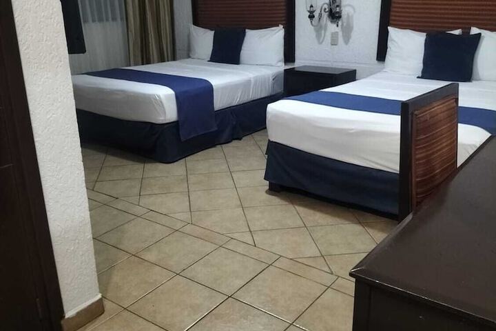 Room 26 of 73