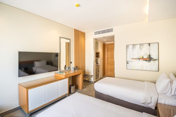Room 10 of 40