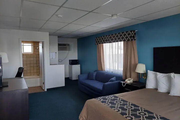 Room 5 of 13