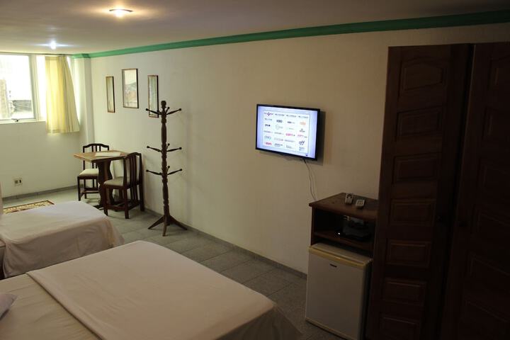Room 3 of 40