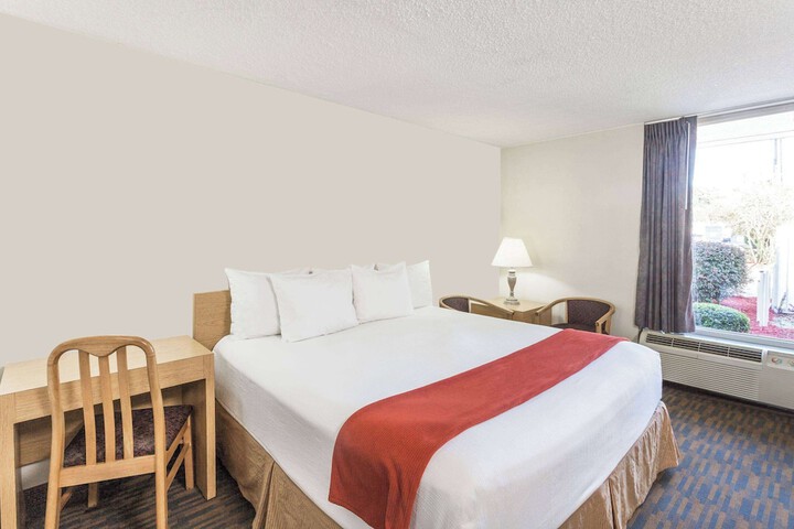1 King Bed (1 of 5)