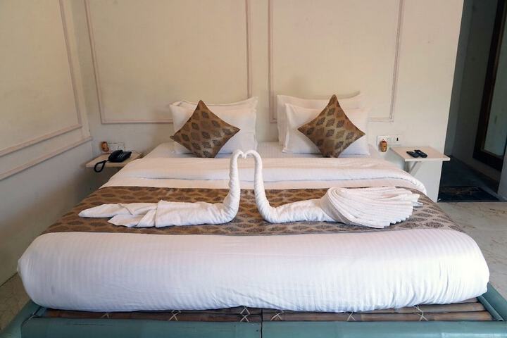 Room 9 of 22