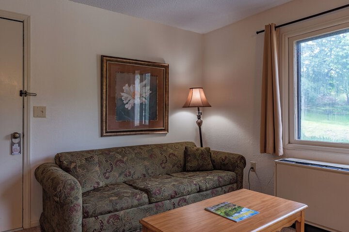 Room 13 of 79