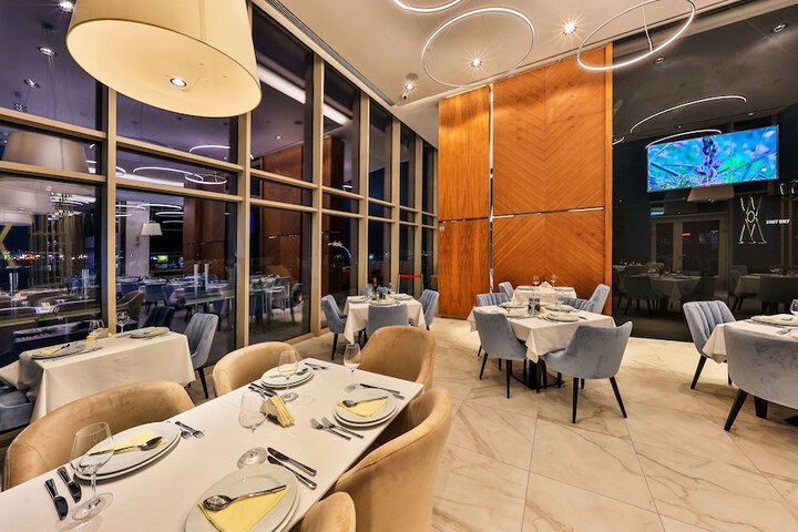 Dining 47 of 76