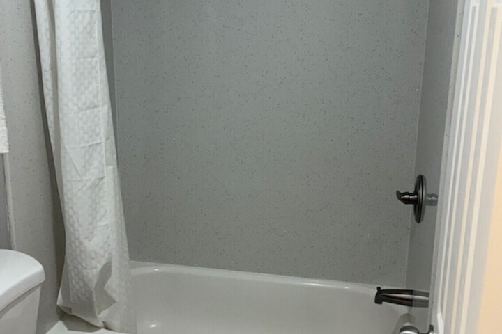 Room 12 of 17