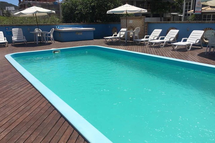 Pool 16 of 33