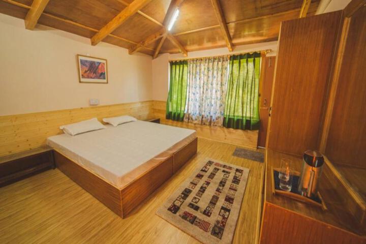 Room 3 of 5