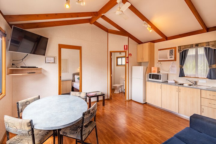 Room 445 of 611