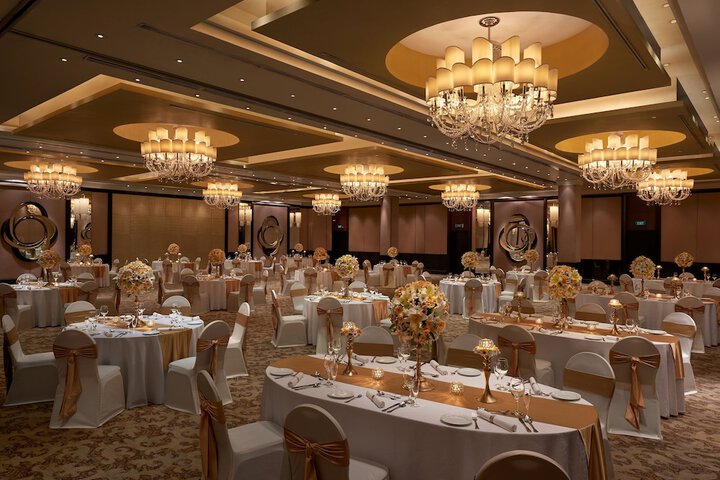 Ballroom/Hall 76 of 89