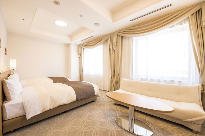 Room 10 of 62