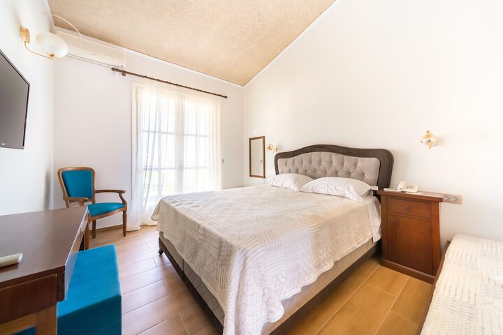 Room 44 of 126