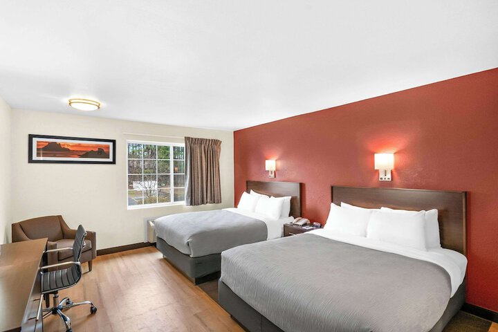 1 Queen Bed Accessible (3 of 6)