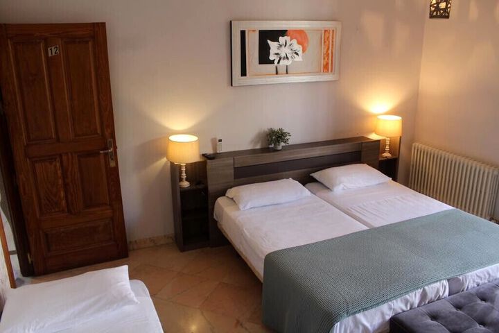 Room 10 of 36