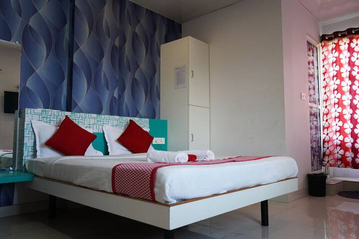 Room 9 of 37