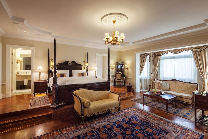 Room 10 of 83