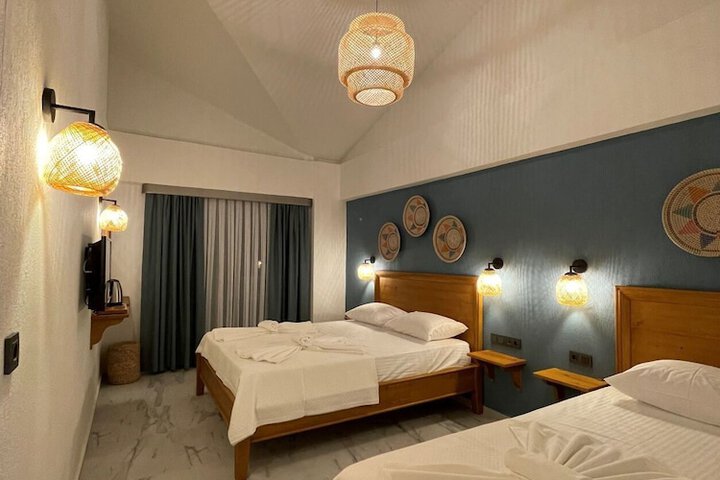 Room 9 of 28
