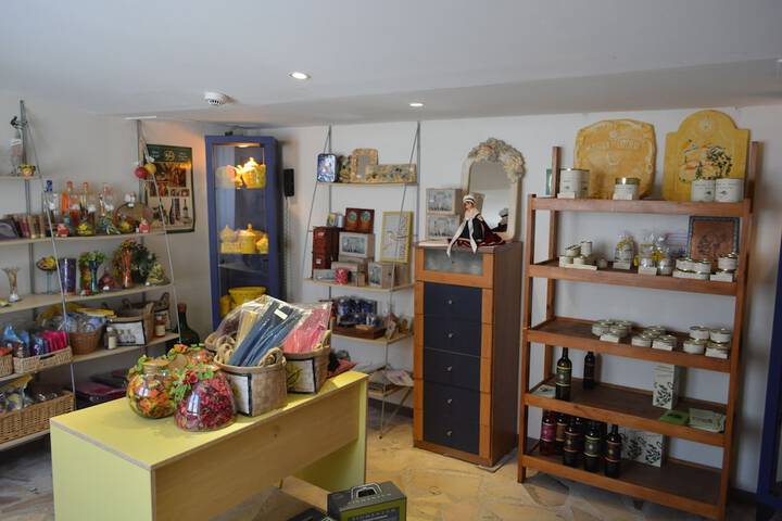 Gift shop