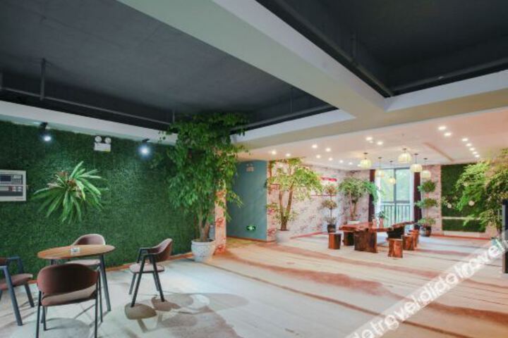 Hotel Interior 19 of 25