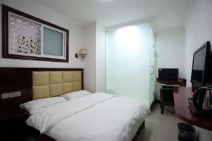 Room 5 of 6
