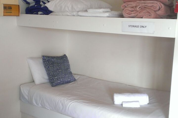 Room 18 of 99