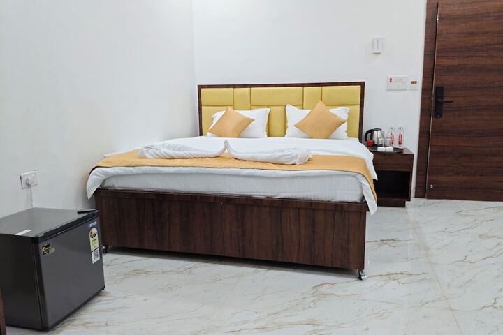 Room 5 of 40