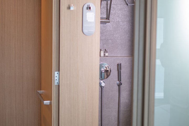 Room 45 of 82