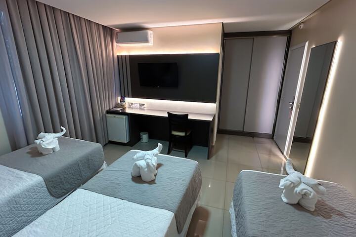 Room 37 of 103