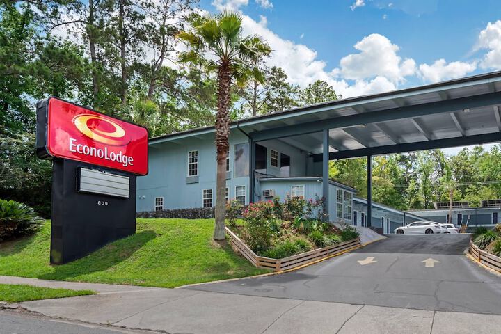 Hotel Entry