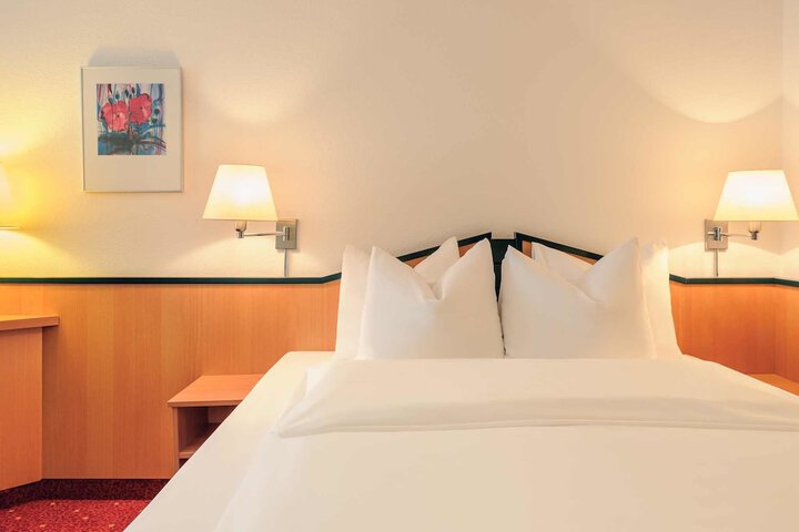 Room 7 of 43