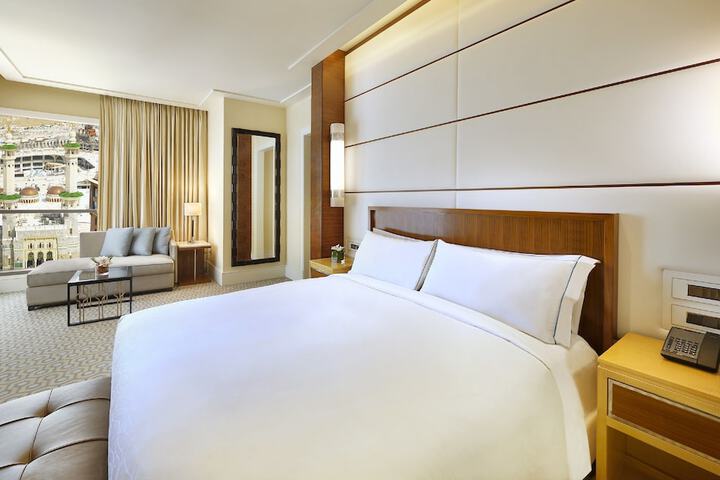 Room 12 of 91