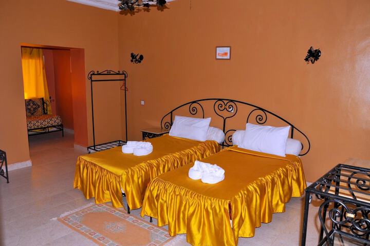 Room 10 of 28