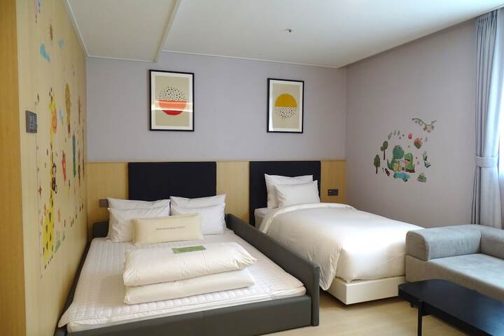 Room 72 of 219