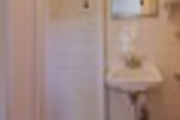 Room 400 of 408