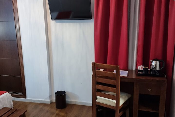 Room 4 of 111