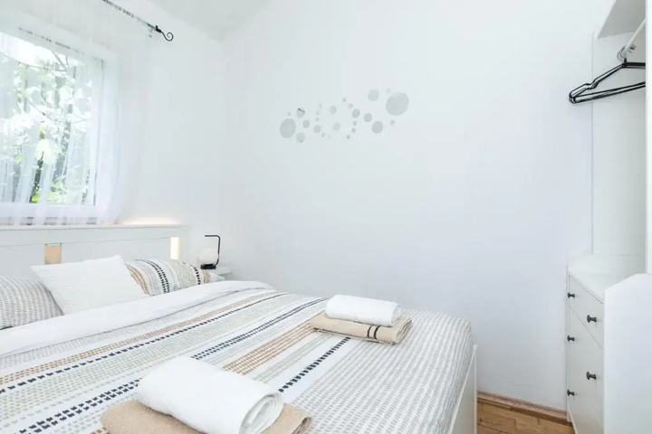 Room 4 of 20