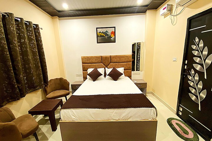 Room 4 of 17