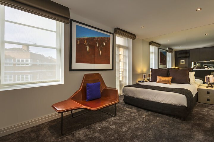 Room 10 of 33