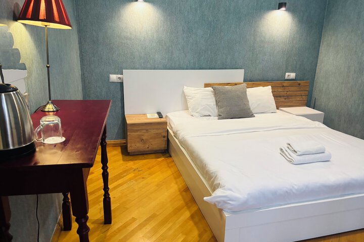 Room 44 of 96