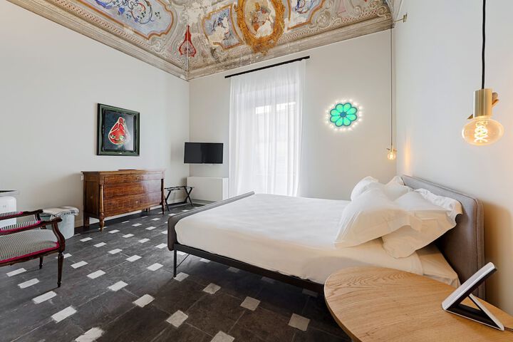 Room 3 of 69